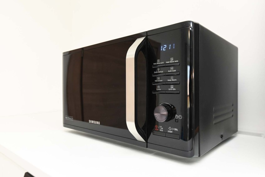 Black countertop microwave with digital controls, Lake Garda.